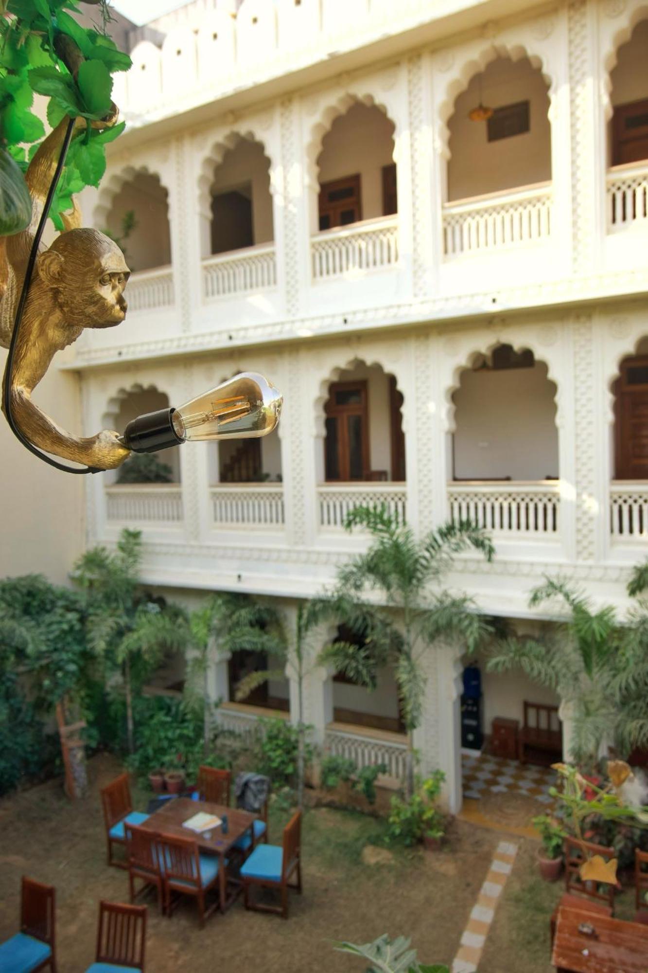 Banana Hostel Пушкар Экстерьер фото