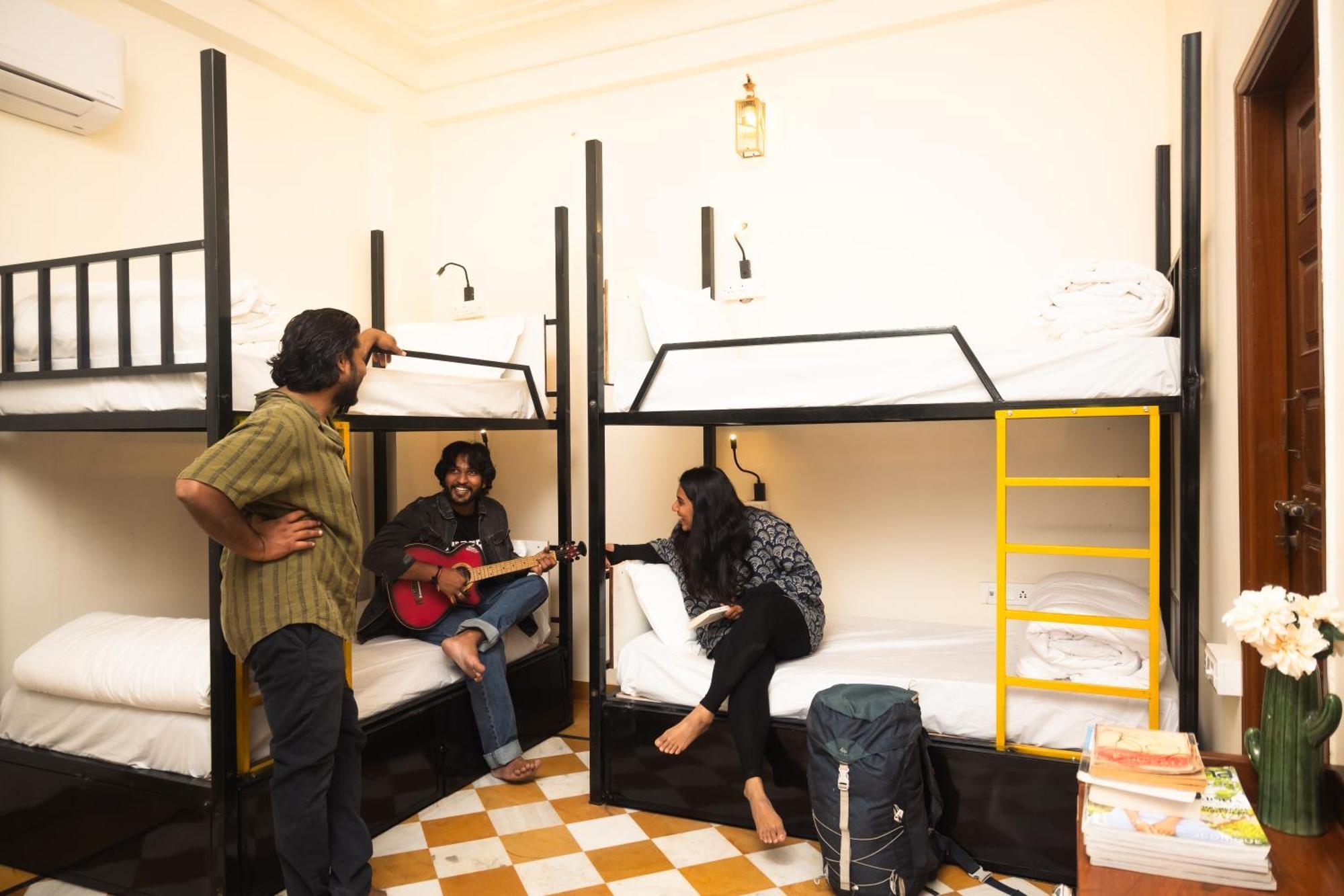 Banana Hostel Пушкар Экстерьер фото