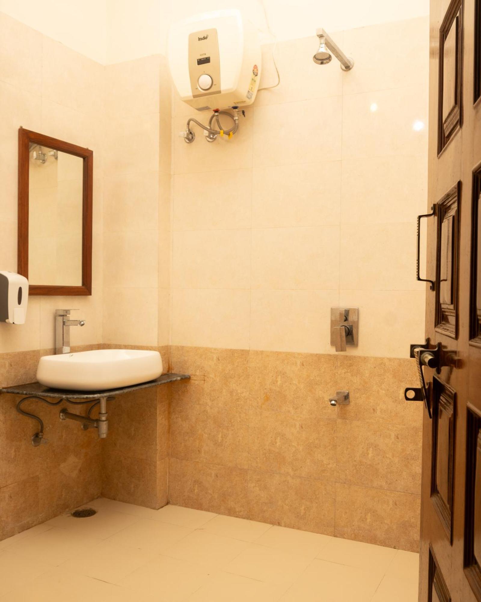 Banana Hostel Пушкар Экстерьер фото